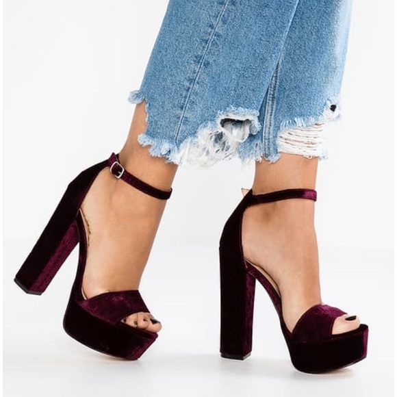 Steve Madden Shoes - Steve Madden gonzo velvet platform heels